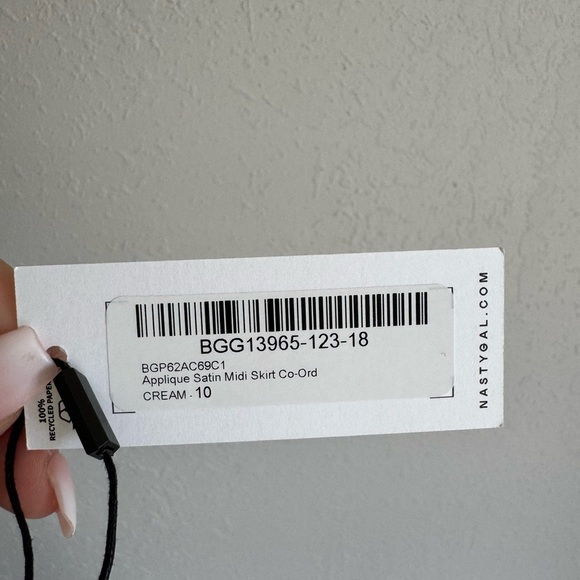 NWT Nasty Gal Cream Satin Applique Midi Skirt Co-Ord Womens 6 Lace Split Hem - Picture 6 of 7